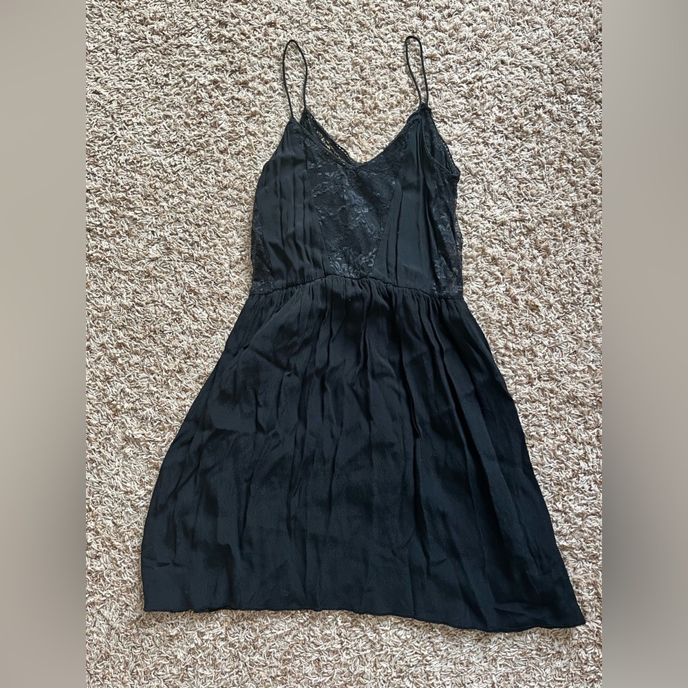 Zara dress with sheer panels and lace details - Picture 4 of 10